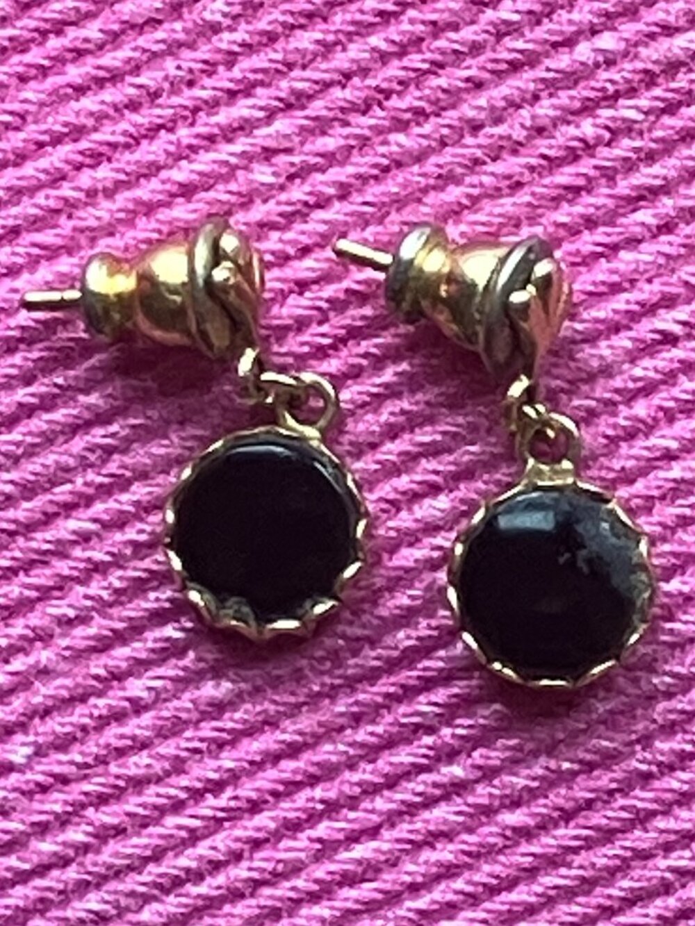 VTG R.J. GRAZIANO Gold & Black Onyx Etruscan Drop Earrings ✨